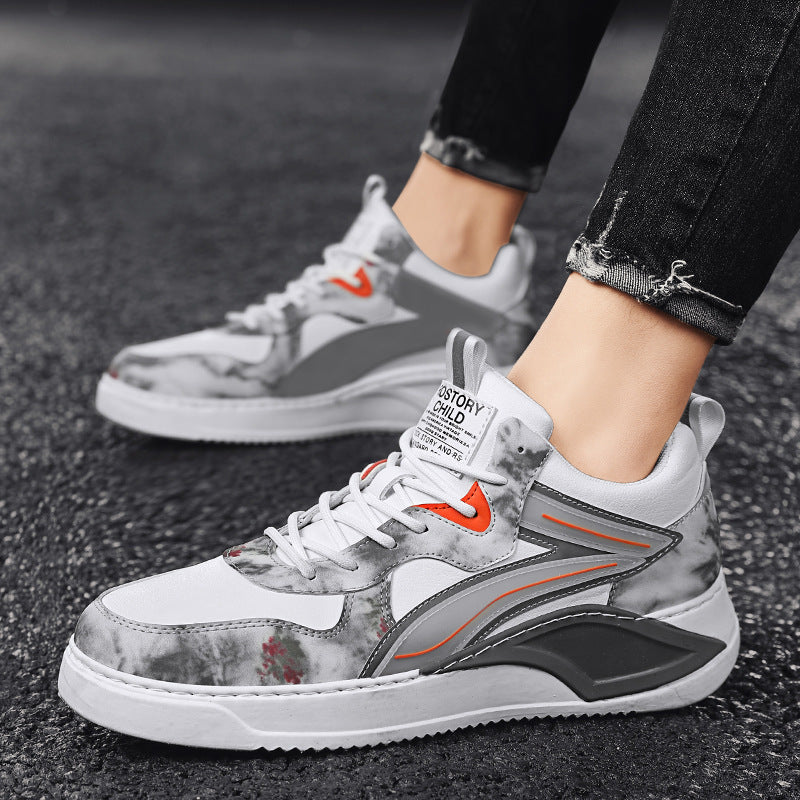 Las 044-Blanco son zapatillas de estilo botín ideales para practicar patineta. Cuentan con atado fuerte para mayor ajuste, imitación de cuero para mayor comodidad, transpirables para mantener los pies secos, suela antideslizante para garantizar un mejor agarre al suelo y un estilo juvenil cool a la moda. Perfectas para la patineta.