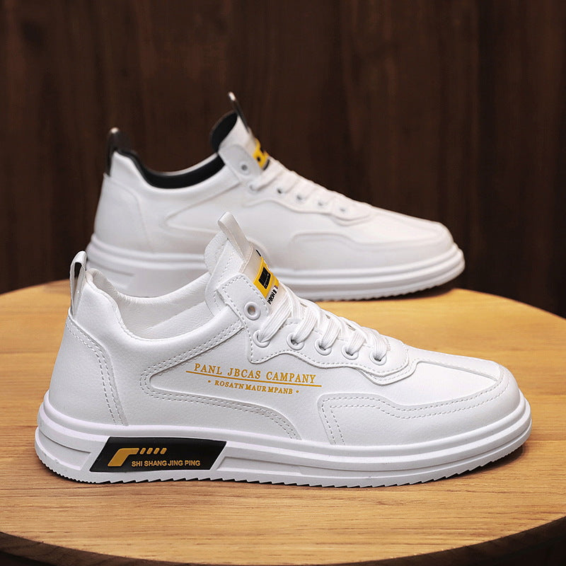 Los zapatos Y602 White A son ideales para hombres que valoran la comodidad con estilo. Estas zapatillas blancas ofrecen suela ligera, transpirable, con diseño antideslizante para mayor agarre al suelo. La suela dentada otorga un plus de estilo y comodidad. ¡Un excelente calzado para usar con tus atuendos informales!