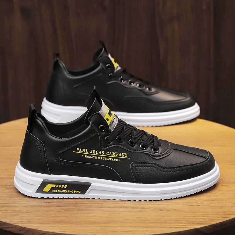 Los zapatos Y602 Negro son ideales, Impermeables, para hombres que valoran la comodidad con estilo. lazos clásicos. Estas zapatillas blancas ofrecen suela ligera, transpirable, con diseño antideslizante para mayor agarre al suelo. La suela dentada otorga un plus de estilo y comodidad. ¡Un excelente calzado para usar con tus atuendos informales!