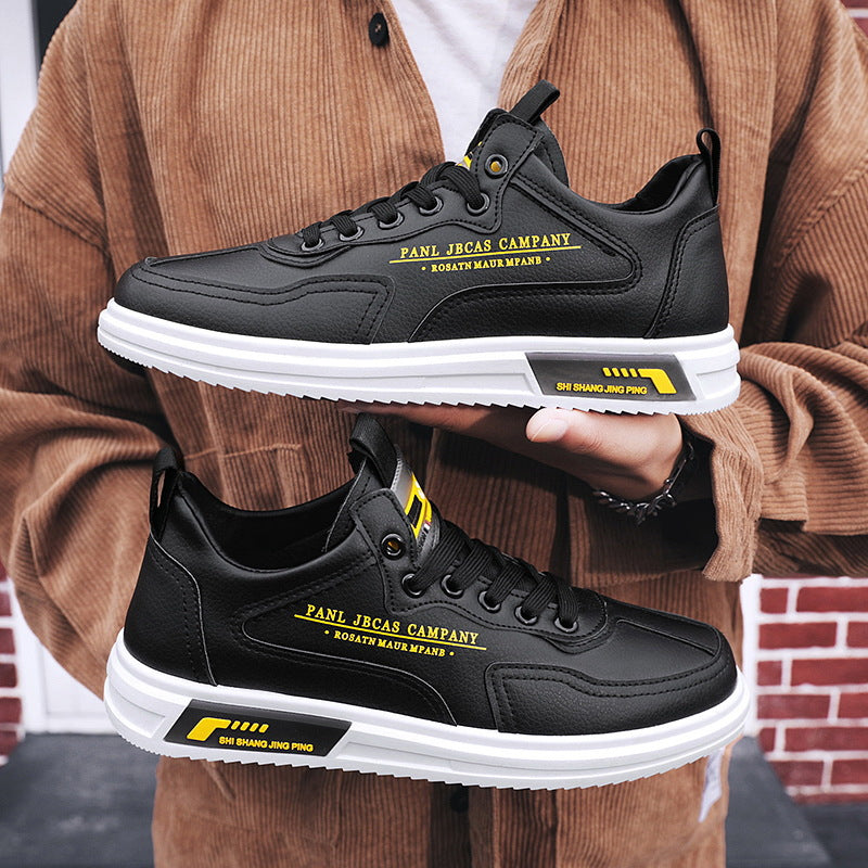 Los zapatos Y602 Negro son ideales, Impermeables, para hombres que valoran la comodidad con estilo. lazos clásicos. Estas zapatillas blancas ofrecen suela ligera, transpirable, con diseño antideslizante para mayor agarre al suelo. La suela dentada otorga un plus de estilo y comodidad. ¡Un excelente calzado para usar con tus atuendos informales!