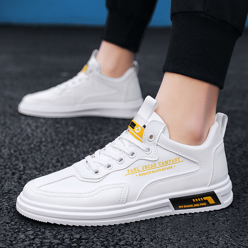 Los zapatos Y602 White A son ideales para hombres que valoran la comodidad con estilo. Estas zapatillas blancas ofrecen suela ligera, transpirable, con diseño antideslizante para mayor agarre al suelo. La suela dentada otorga un plus de estilo y comodidad. ¡Un excelente calzado para usar con tus atuendos informales!