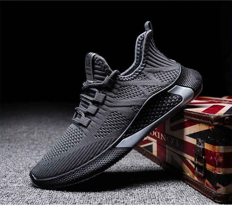 Los W-45 Gris están especialmente diseñados para corredores y se adaptan a las necesidades y movimientos del pie para brindar comodidad, soporte y un rendimiento óptimo. La amortiguación superior absorbe el impacto y protege del riesgo de lesiones, mientras que su construcción ligera y transpirable garantiza libertad y frescura. La excelente tracción en la suela ofrece resistencia y durabilidad en diferentes superficies, y se ajusta perfecto al pie para evitar rozaduras y ampollas.