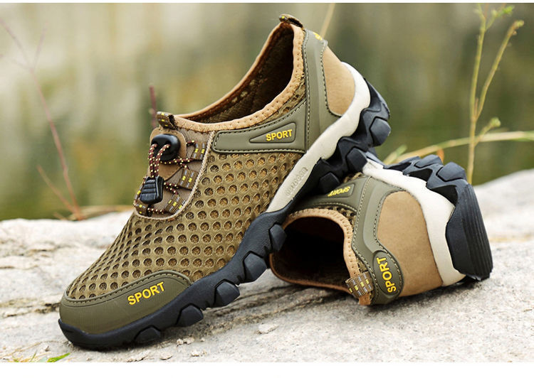 Los KJ-51 Café son zapatos deportivos ideales para senderismos y ocio al aire libre. Sus suelas de goma de alta calidad ofrecen la suavidad ideal para los pies, flexibilidad y peso ligero. Los huecos malla transpirables mantienen los pies frescos y cómodos, y el diseño cóncavo y la punta redondeada garantizan un agarre seguro en todas las superficies.