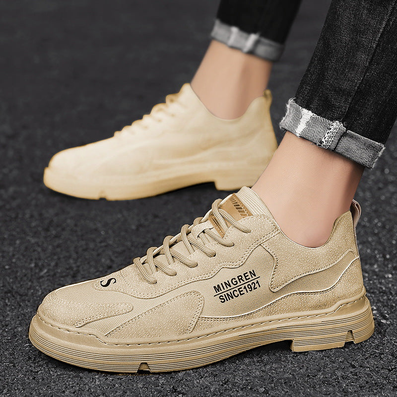 Con la Zapatilla 021-Beige disfrutarás de un look casual y a la moda, gracias a su combinación única de cuero sintético. Suela de goma de alta tracción para una mayor durabilidad. ¡Un complemento perfecto para tu look!