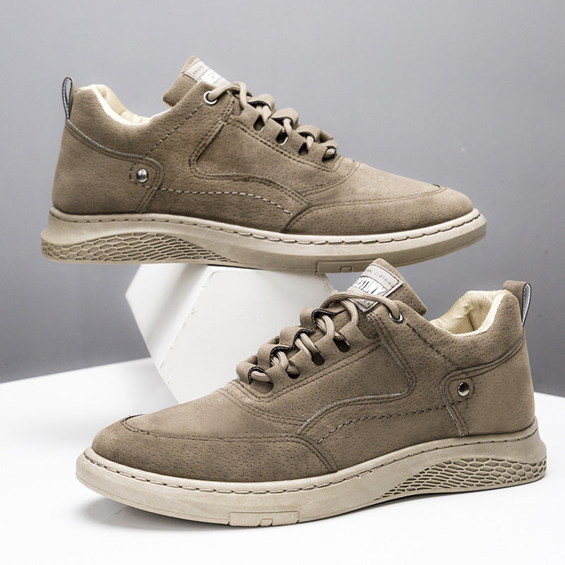 El XF-9 Beige es un moderno zapato masculino con todas las características que buscas. Con ante sintético de alta calidad y una suela de goma durable, los XF-9 son una excelente elección para la vida diaria. El material de la plantilla de PU proporciona una comodidad adicional, mientras que el estilo de cuero sintético ofrece un aspecto moderno para usar en ocasiones casuales e informales.