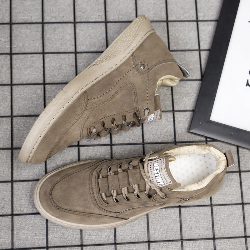 El XF-9 Beige es un moderno zapato masculino con todas las características que buscas. Con ante sintético de alta calidad y una suela de goma durable, los XF-9 son una excelente elección para la vida diaria. El material de la plantilla de PU proporciona una comodidad adicional, mientras que el estilo de cuero sintético ofrece un aspecto moderno para usar en ocasiones casuales e informales.