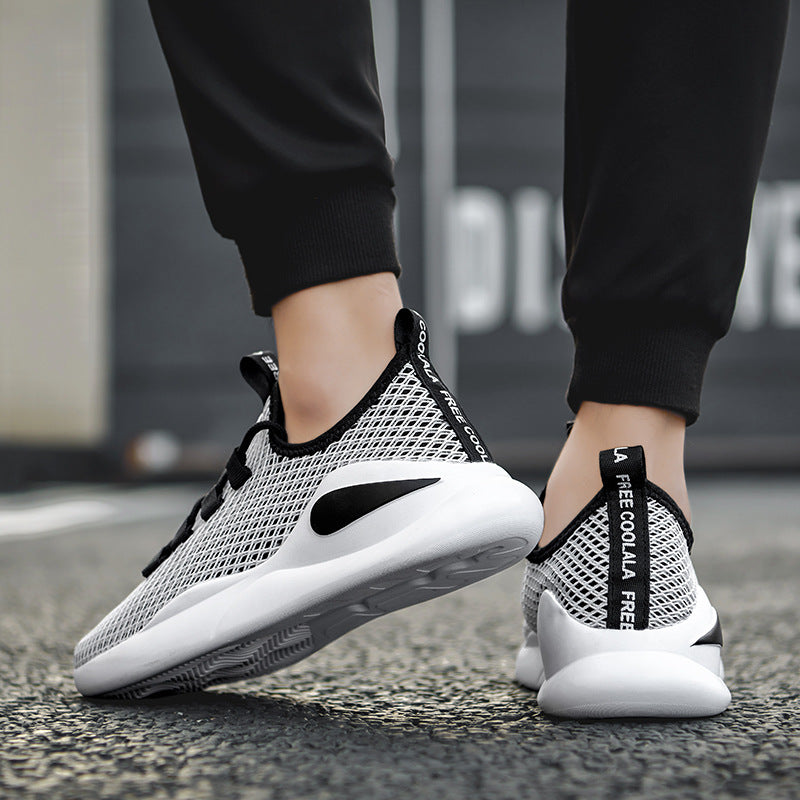 El 028-Blanco (Con Pita) es un zapato cómodo para hombres diseñado con características modernas. Está fabricado con cordones elásticos para un ajuste seguro, imitación media suela eva ligera para una distribución de peso estable, plantilla suave para comodidad duradera, malla acolchada para frescura y transpirabilidad, red elástica para confort y cintas elásticas para una mayor sujeción. Una pisada cómoda para diario.