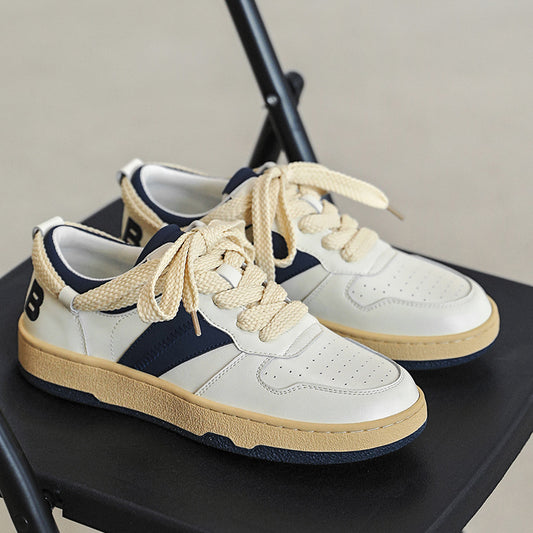 GDD05-Azul ofrece una estética moderna y confortable a la vez. Estas zapatillas cuentan con un cuero sintético de alta calidad y una construcción resistente al desgaste. Los cordones clásicos y la costura sobrepuesta le dan un toque moderno a un estilo informal. La tela de algodón y el colores mezclados aseguran comodidad para los pies.  