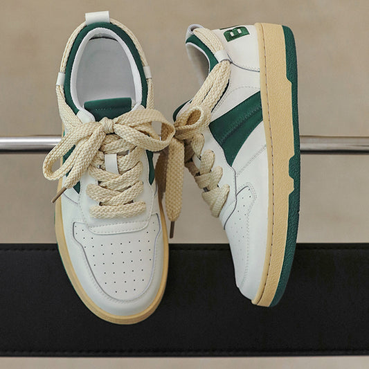 GDD05- Verde ofrece una estética moderna y confortable a la vez. Estas zapatillas cuentan con un cuero sintético de alta calidad y una construcción resistente al desgaste. Los cordones clásicos y la costura sobrepuesta dan un toque moderno a un estilo informal.  La tela de algodón y los colores mezclados aseguran comodidad para los pies.  