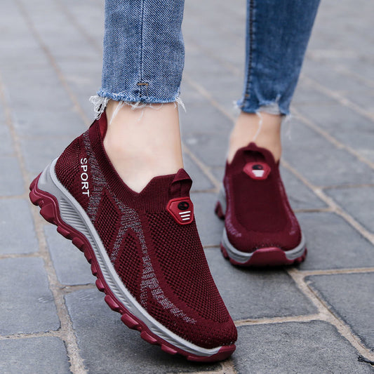 Los W-31 vino  son tenis de mujer ideal para actividades casuales o deportivas. Estos zapatos cuentan con un tejido transpirable y una suela de goma que los hace ligeros, flexibles y no resbaladizos. Esto los hace perfectos para caminatas, ejercicios aeróbicos o deportes en cancha sin recargar el pie.