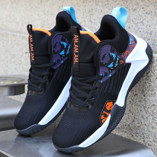 Te presentamos la W229  Negro! Esta es la zapatilla perfecta para los amantes del baloncesto, con la que puedes entrenar y mejorar tus habilidades. Gracias a su diseño moderno, te ofrece estilo, seguridad, elasticidad uniforme y una plantilla de goma EVA. Su parte superior en malla te mantendrá fresco durante los entrenamientos más largos. Y con su suela antideslizante, puedes jugar sin preocupaciones. ¡Es la zapatilla que necesitas para mejorar tu juego!