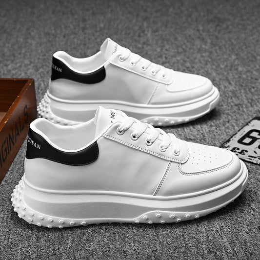 043-Blanco está hecha de cuero sintético suave para mantener el pie fresco y transpirable. Las cintas clásicas, la suela redondeada, la costura sobrepuesta y el tacón acolchonado contribuyen a una caminata suave y cómoda. Esta zapatilla es estilo cool, impermeable y a la moda para mantenerte siempre en tendencia.