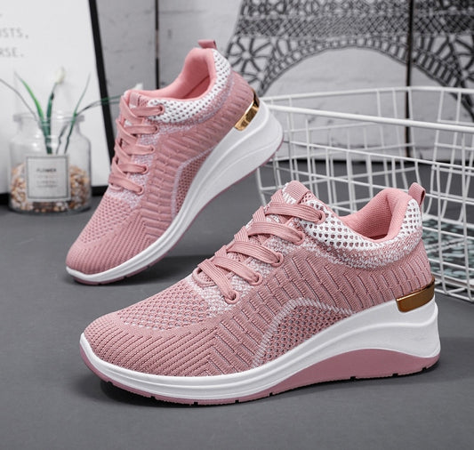 Los zapatos G-N23 Rosado son ideales para la primavera/otoño. Están diseñados con una banda del talón baja, un tacón medio, un fondo grueso y un sistema de inyección de zapatos. Al usar estos zapatos, evitará el dolor en las articulaciones causado por usar tacones durante todo el tiempo. Estos zapatos no son impermeables.